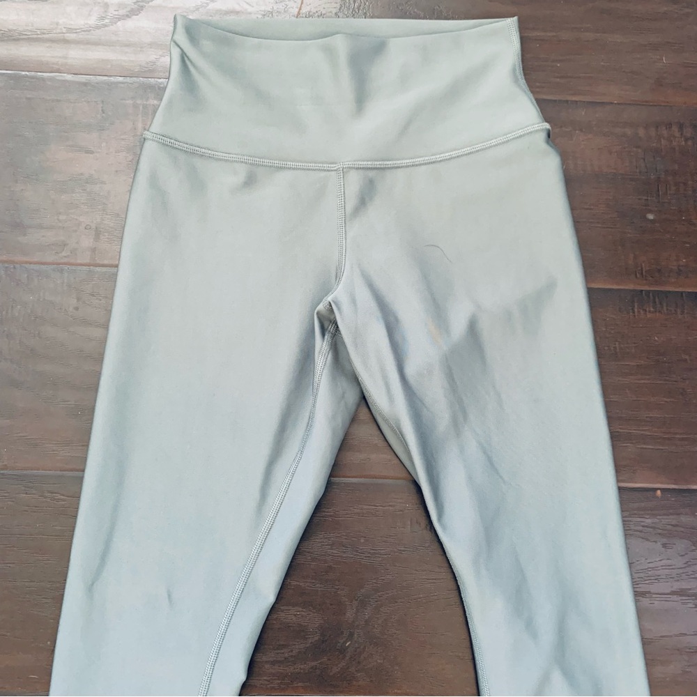 Alo Yoga 7/8 High-Waist Airlift Leggings - Light Green | M - Picture 3 of 16